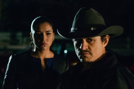 Emily Rios, Jesse Garcia - From Dusk Till Dawn: The Series - Head Games - De la película