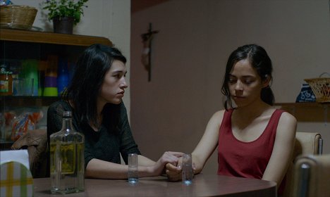 Simone Bucio, Ruth Ramos - La región salvaje - Van film
