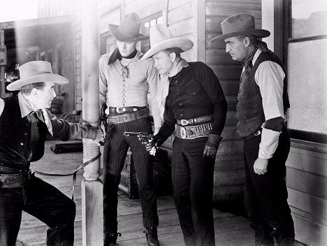 Wheeler Oakman, John Wayne, Tim McCoy - Texas Cyclone - Kuvat elokuvasta