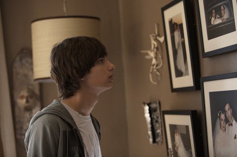 Devon Bostick - Adoration - Do filme