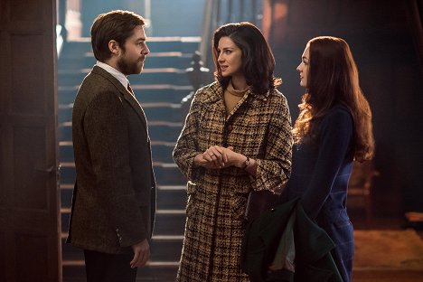 Richard Rankin, Caitríona Balfe, Sophie Skelton - Outlander - Dragonfly in Amber - Photos