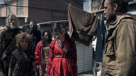 Russell Hodgkinson, Keith Allan, Pisay Pao, Natalie Jongjaroenlarp - Z, mint zombi - No Mercy - Filmfotók