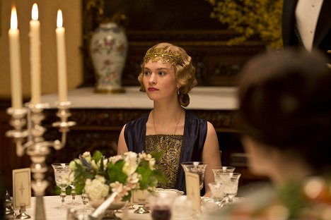 Lily James - Downton Abbey - Episode 2 - Z filmu