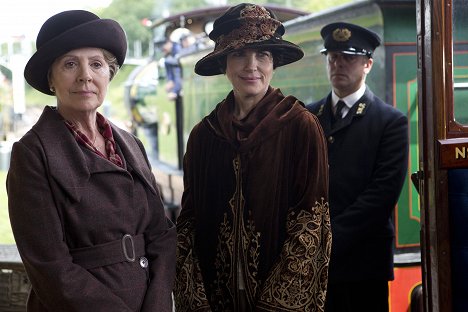 Penelope Wilton, Elizabeth McGovern - Downton Abbey - A Journey to the Highlands - Kuvat elokuvasta