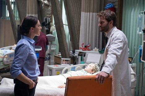 Molly Parker, Jamie Dornan - The 9th life of Louis Drax - Kuvat elokuvasta