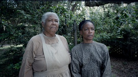 Esther Scott, Aunjanue Ellis-Taylor - The Birth of a Nation - Photos