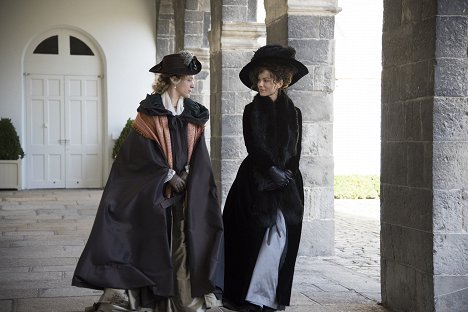 Chloë Sevigny, Kate Beckinsale - Love & Friendship - Filmfotos