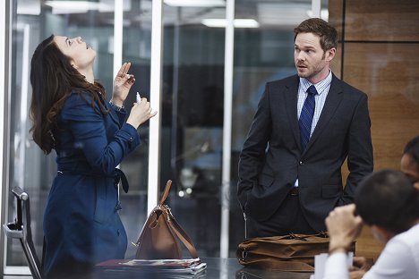 Hayley Atwell, Shawn Ashmore - Conviction - Pilot - Z filmu