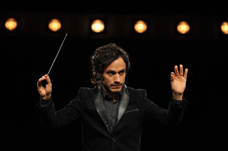 Gael García Bernal - Mozart in the Jungle - Pilot - Filmfotos