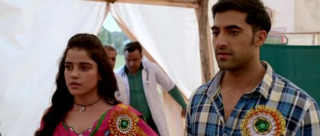 Piaa Bajpai, Akshay Oberoi - Laal Rang - De la película