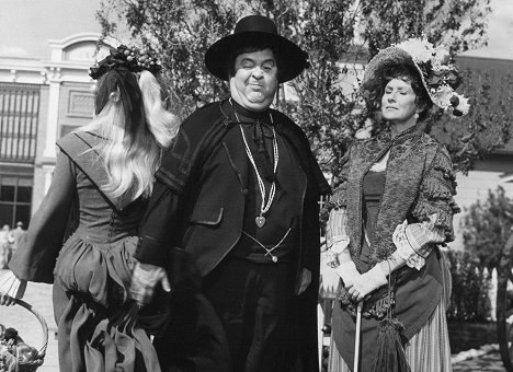 Zero Mostel, Ruth Warrick - The Great Bank Robbery - Photos