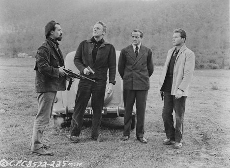 Van Johnson, John Van Dreelen, Jean-Pierre Aumont - The Enemy General - Filmfotók