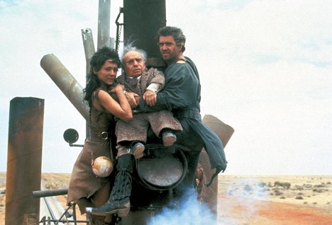 Angelo Rossitto, Mel Gibson - Mad Max Beyond Thunderdome - Photos