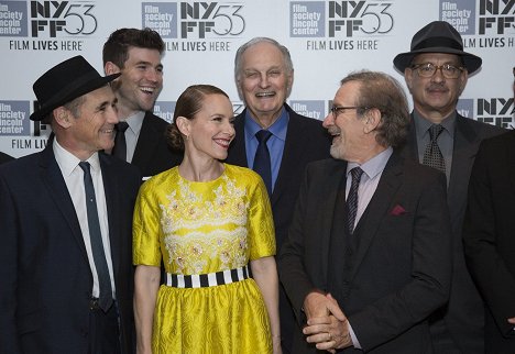 Mark Rylance, Austin Stowell, Amy Ryan, Alan Alda, Steven Spielberg, Tom Hanks - Most špiónov - Z akcií