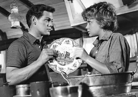 James MacArthur, Hayley Mills - The Truth About Spring - Z filmu