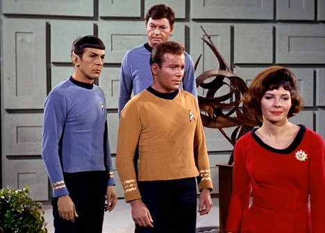 Leonard Nimoy, DeForest Kelley, William Shatner, Julie Parrish - Star Trek - Bunt — część 1 - Z filmu