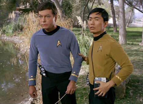 DeForest Kelley, George Takei - Star Trek - Shore Leave - Photos
