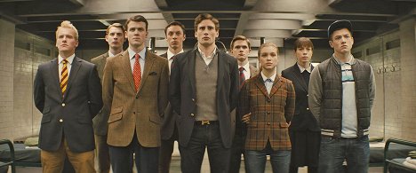 Edward Holcroft, Sophie Cookson, Taron Egerton - Kingsman: The Secret Service - Van film