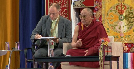Seine Heiligkeit der 14. Dalai Lama - Buddhistische Stille - Filmfotos