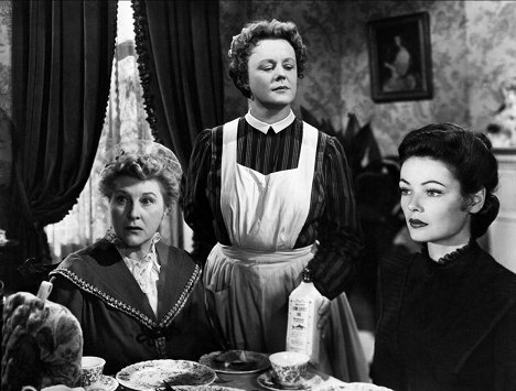 Edna Best, Gene Tierney - The Ghost and Mrs. Muir - Photos