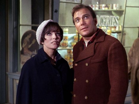 Joan Collins, William Shatner - Star Trek - The City on the Edge of Forever - Photos