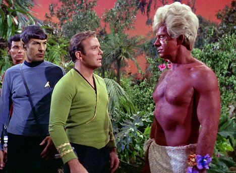 Leonard Nimoy, William Shatner, Keith Andes - Star Trek - The Apple - Photos