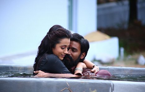 Trisha Krishnan, Dhanush - Kodi - De la película