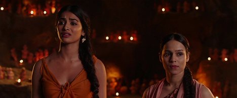 Pooja Hegde, Naina Trivedi - Mohenjo Daro - De la película