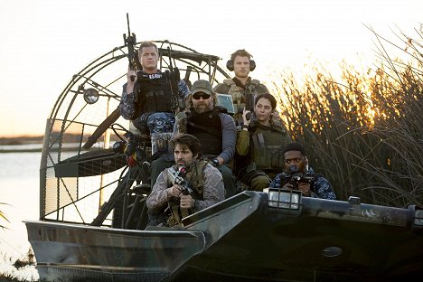 Eric Dane, Bren Foster, Travis Van Winkle, Inbar Lavi, Jocko Sims - Posledná loď - Long Day's Journey - Z filmu