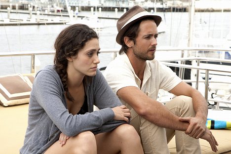 Emmy Rossum, Justin Chatwin - Shameless - A Bottle of Jean Nate - Photos