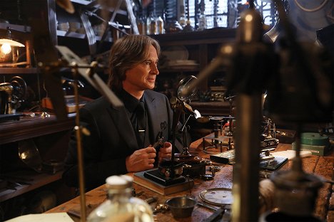 Robert Carlyle - Once Upon a Time - Strange Case - Photos