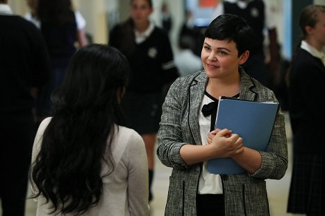 Ginnifer Goodwin - Once Upon a Time - Strange Case - Photos