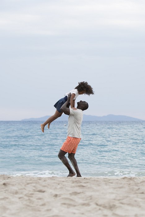 Gloria Colston, Omar Sy - Derült égből apu - Filmfotók