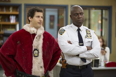 Andy Samberg, Andre Braugher - Brooklyn 99 - Nemszázas körzet - A Pontiac-tolvaj újra lecsap - Filmfotók