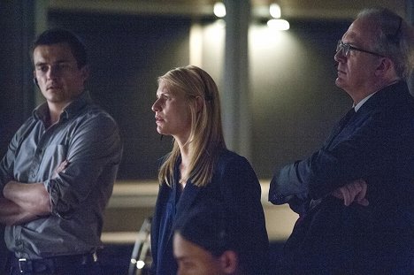Rupert Friend, Claire Danes, Tracy Letts - Homeland - Halfway to a Donut - Photos