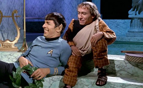 Leonard Nimoy, Michael Dunn - Star Trek: La serie original - Los hijastros de Platón - De la película