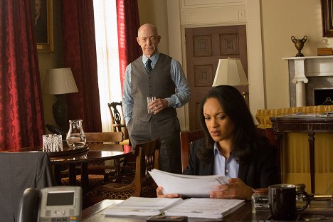 J.K. Simmons, Cynthia Addai-Robinson - Mr Wolff - Film