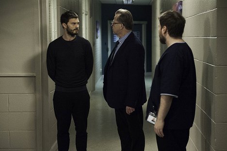 Jamie Dornan, Krister Henriksson - La caza - The Hell Within Him - De la película