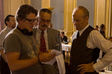 Stephen Hopkins, Jeremy Irons, William Hurt - El héroe de Berlín - Del rodaje