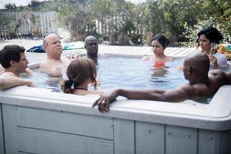 Andy Samberg, Dirk Blocker, Andre Braugher, Melissa Fumero, Stephanie Beatriz - Brooklyn Nine-Nine - Beach House - Kuvat elokuvasta