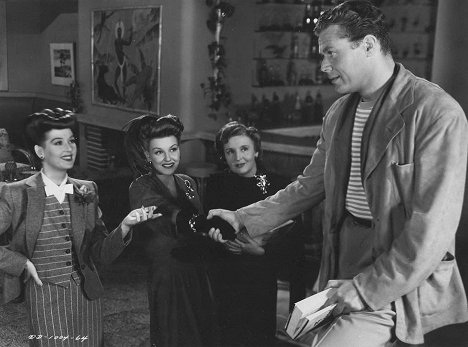 Rosalind Russell, Ann Savage, Norma Varden, Willard Parker - What a Woman! - De la película