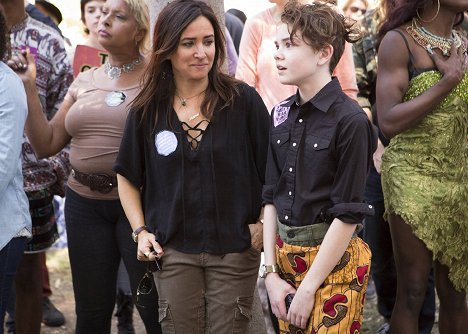 Pamela Adlon, Hannah Riley - Better Things - La Femme est le nègre de ce monde - Film