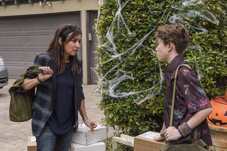 Pamela Adlon, Hannah Riley - Better Things - Scary Fun - Photos