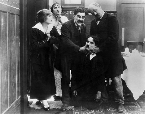 Edna Purviance, Charlie Chaplin - A Woman - De filmes