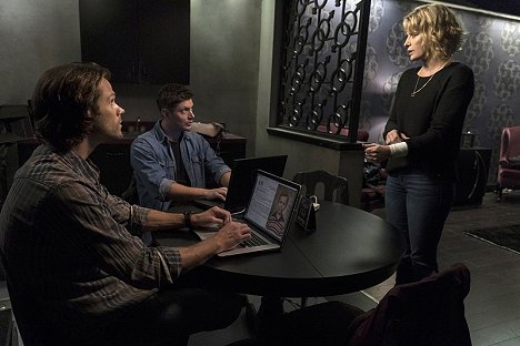 Jared Padalecki, Jensen Ackles, Samantha Smith - Supernatural - The Foundry - Photos