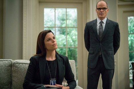Neve Campbell, Michael Kelly - House of Cards - Danger à Dallas - Film