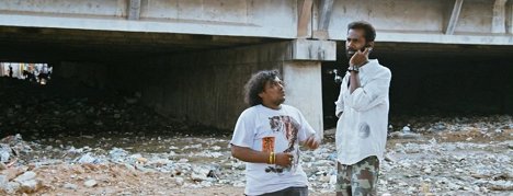 Yogi Babu, Ramesh Thilak - Kaakkaa Muttai - Filmfotos
