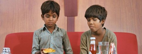 Ramesh, J. Vignesh - Kaakkaa Muttai - Filmfotos