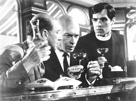 Donald Pleasence, Yul Brynner, John Gavin - The Madwoman of Chaillot - Van film