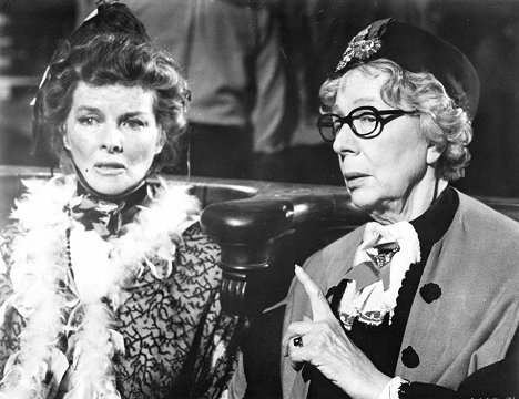 Katharine Hepburn, Edith Evans - The Madwoman of Chaillot - Kuvat elokuvasta